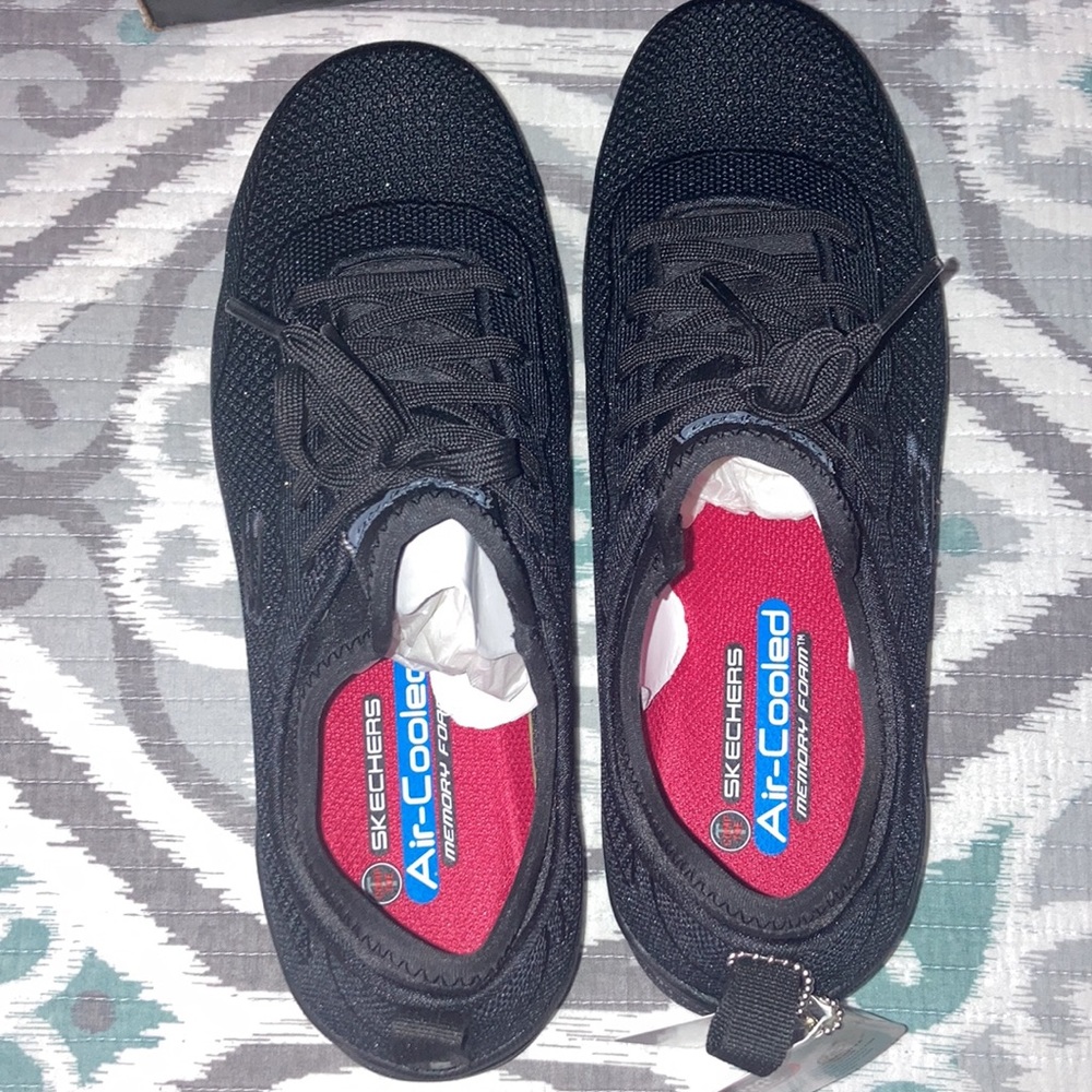 NIB Sketchers work shoes - Picture 4 of 12